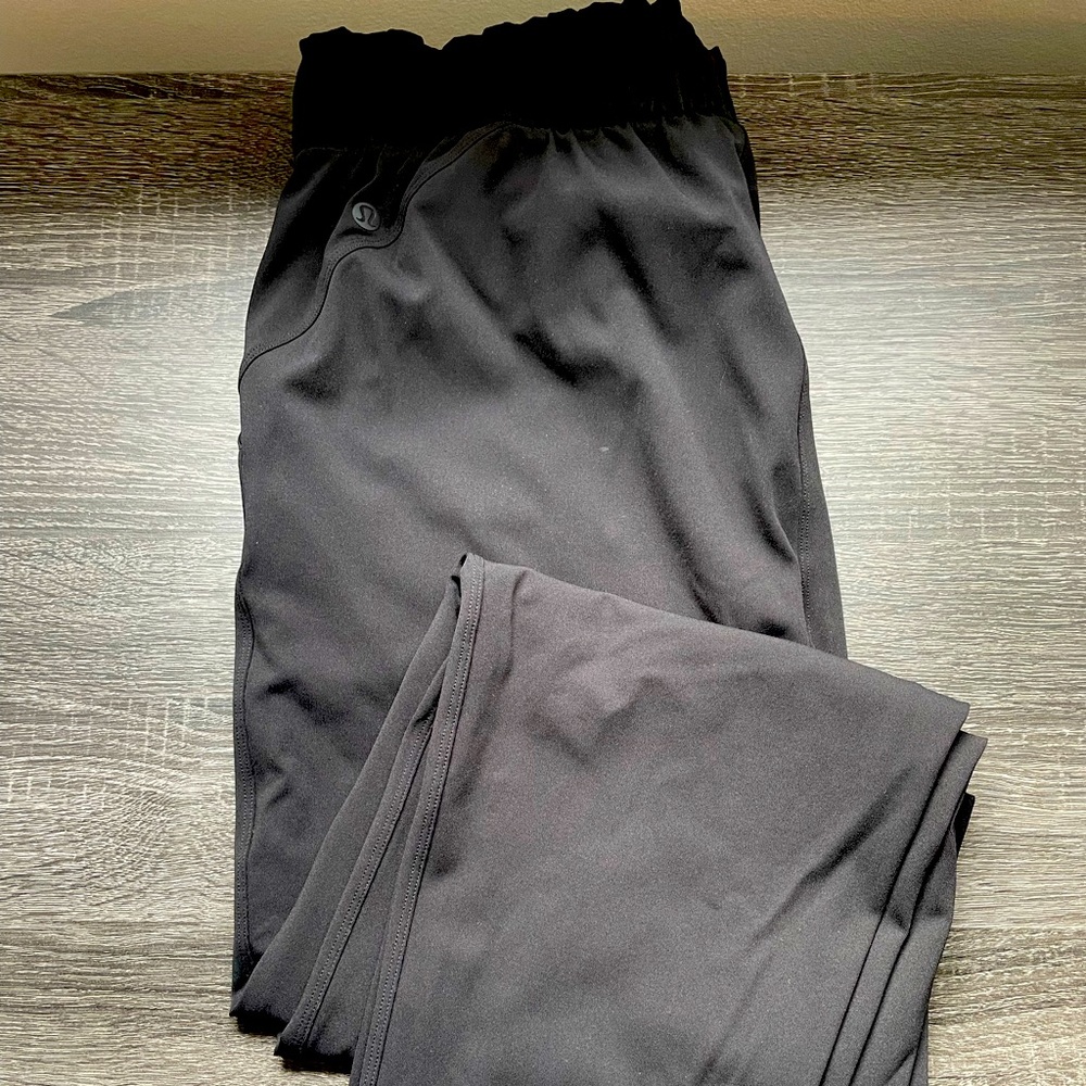 Black high rise lululemon pant size 10